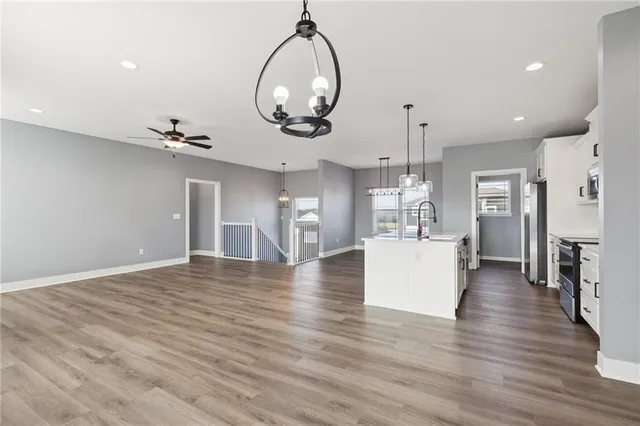 $385,000 | 2313 Burris Drive, Harrisonville, MO 64701