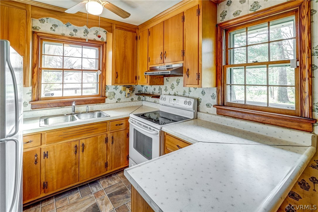 2455 Meadow Road Sandston, VA 23150 - Photo 8 of 16 Gallery Image 8