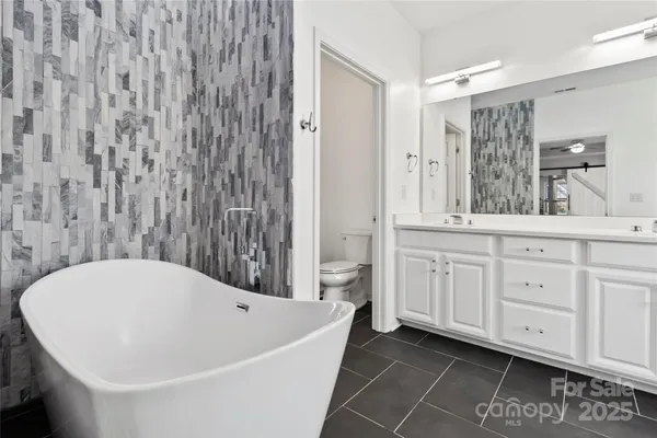$989,000 | 1009 Murandy Lane, Matthews, NC 28104