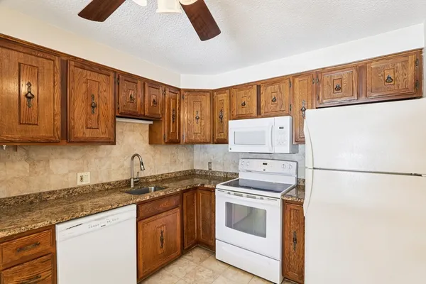 $359,900 | 141 Essex Street, Unit B1, Saugus, MA 01906