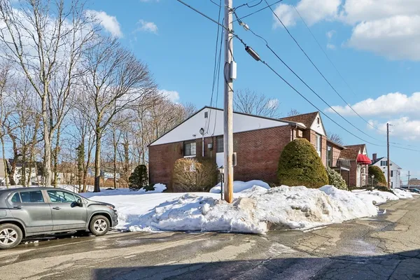 $359,900 | 141 Essex Street, Unit B1, Saugus, MA 01906