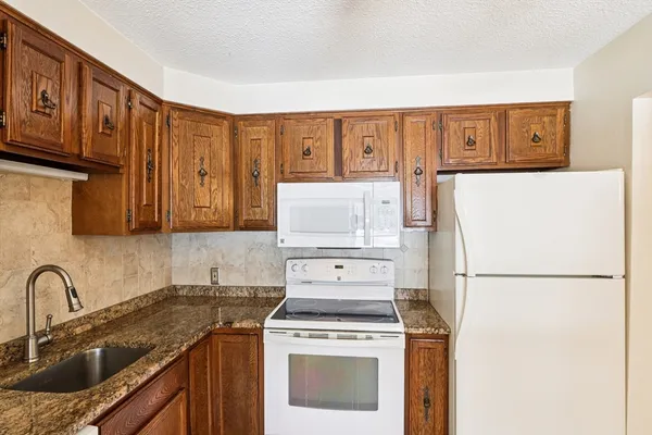 $359,900 | 141 Essex Street, Unit B1, Saugus, MA 01906