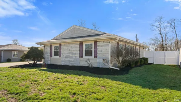 $277,500 | 2846 Hillside Drive, Bedford, IN 47421