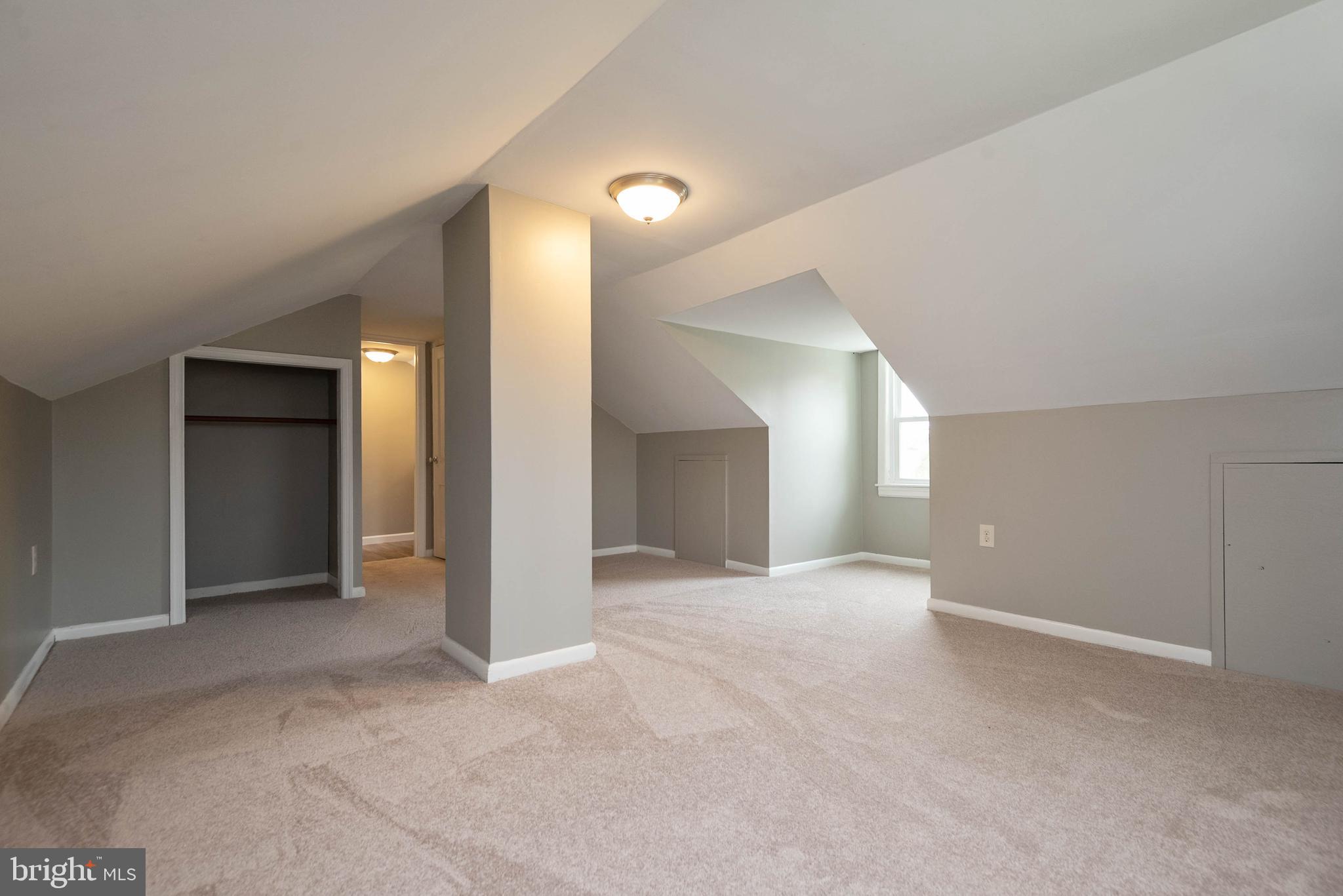 20635 Whites Ferry Road Poolesville, MD 20837 - Photo 17 of 40 Bedroom