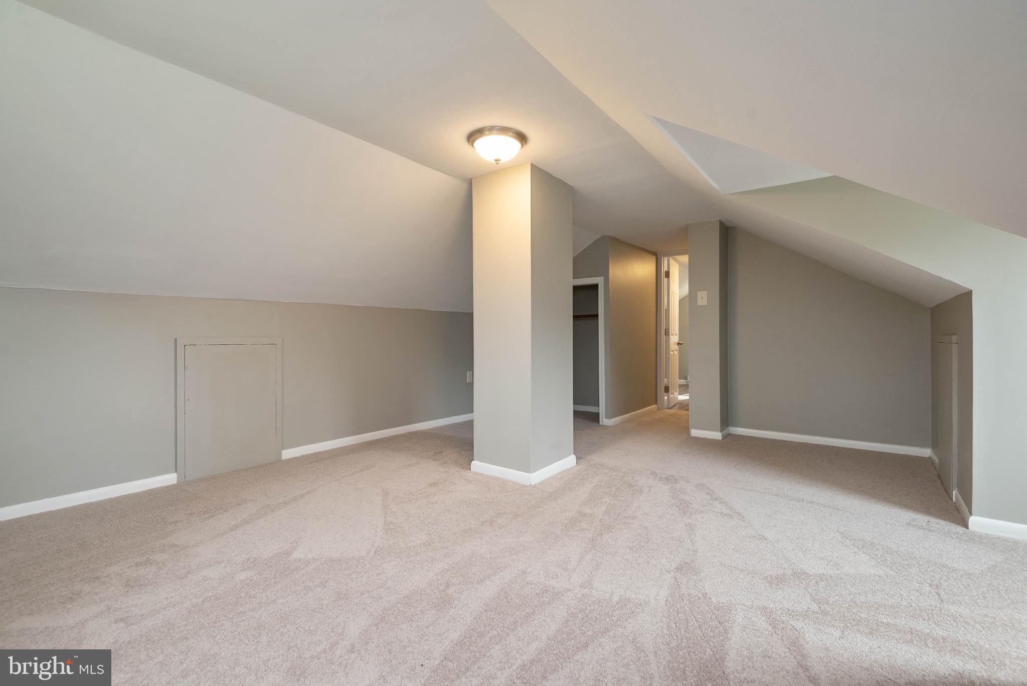 20635 Whites Ferry Road Poolesville, MD 20837 - Photo 18 of 40 Bedroom