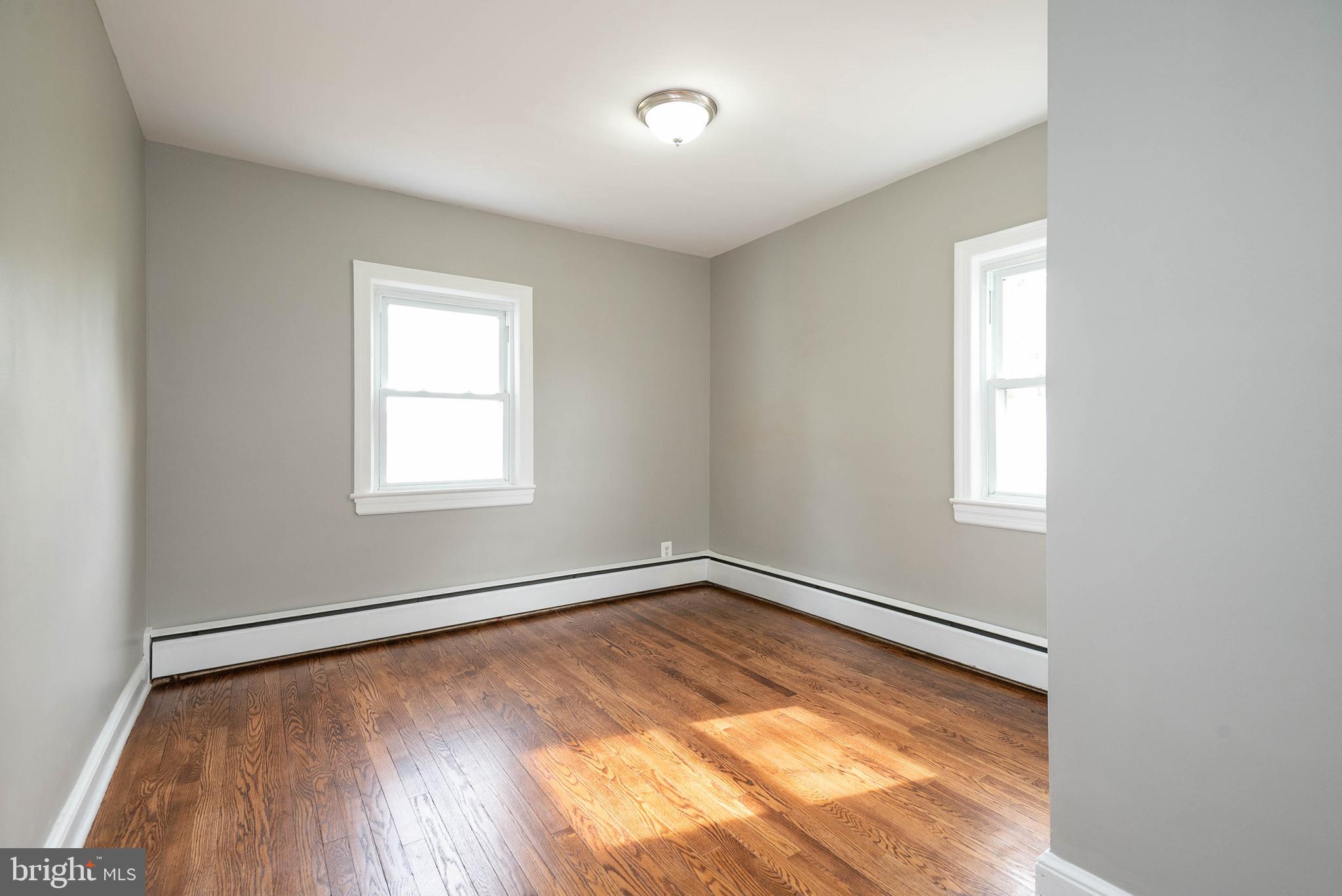 20635 Whites Ferry Road Poolesville, MD 20837 - Photo 26 of 40 Bedroom