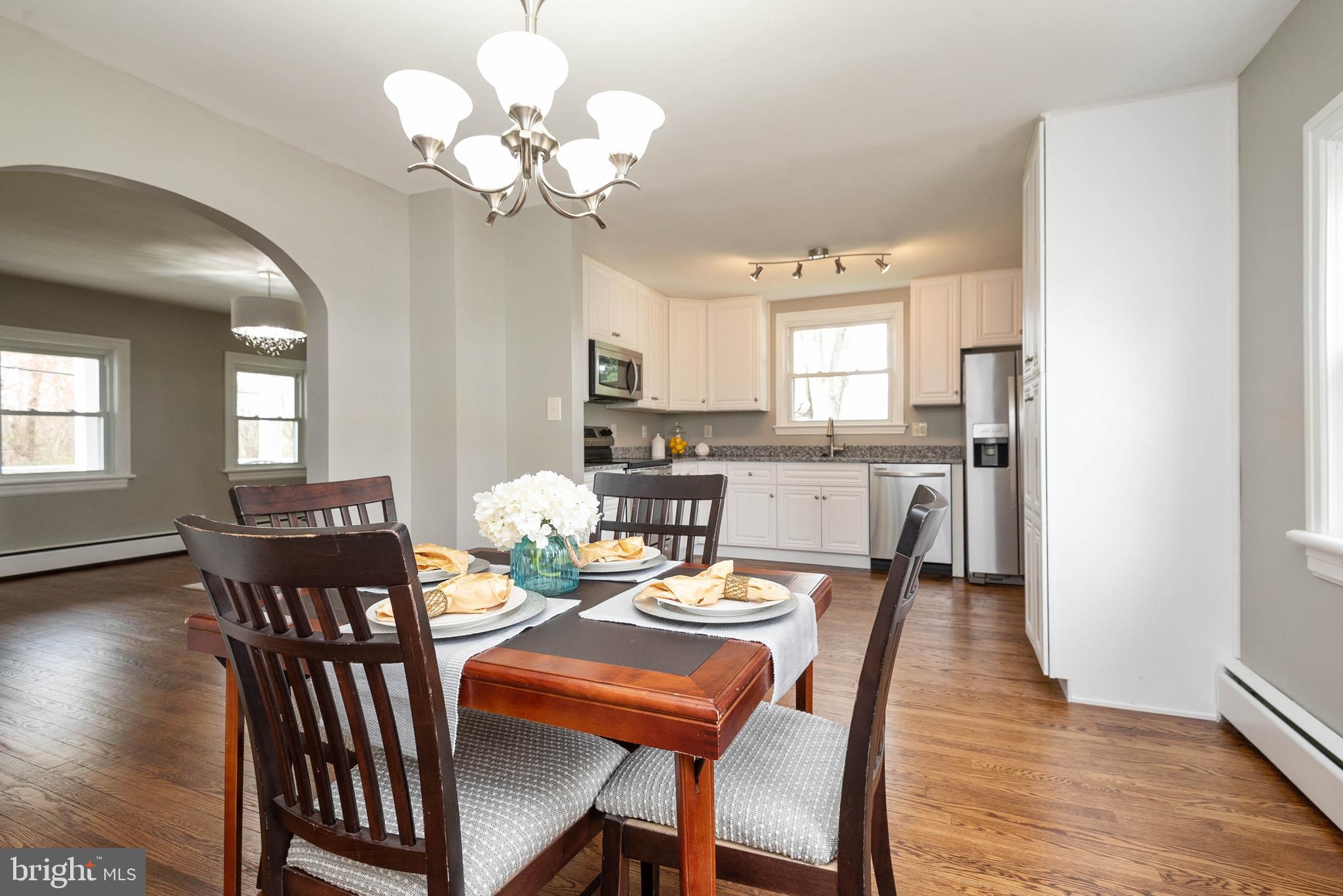20635 Whites Ferry Road Poolesville, MD 20837 - Photo 7 of 40 Dining Room