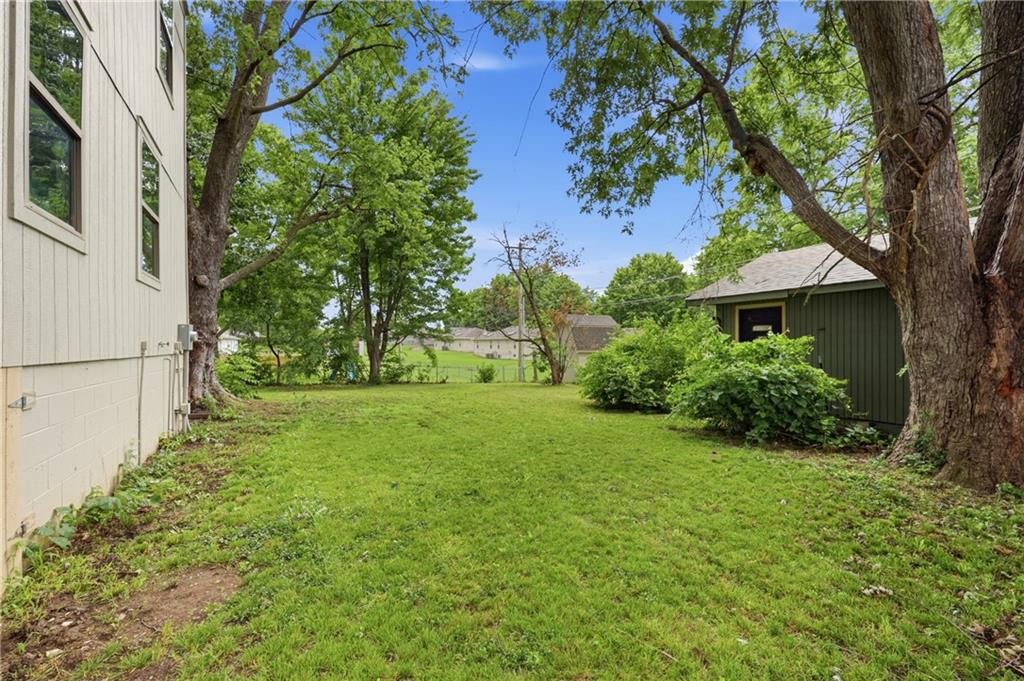 2526 Queen Ridge Drive Independence, MO 64055 - Photo 36 of 37