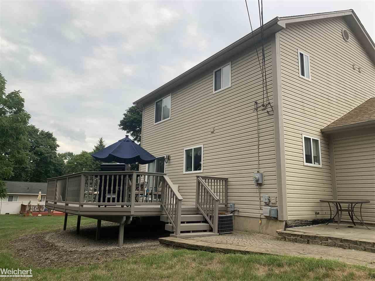 927 Bolinger Street Rochester, MI 48307 - Photo 24 of 29 BACKYARD DECK