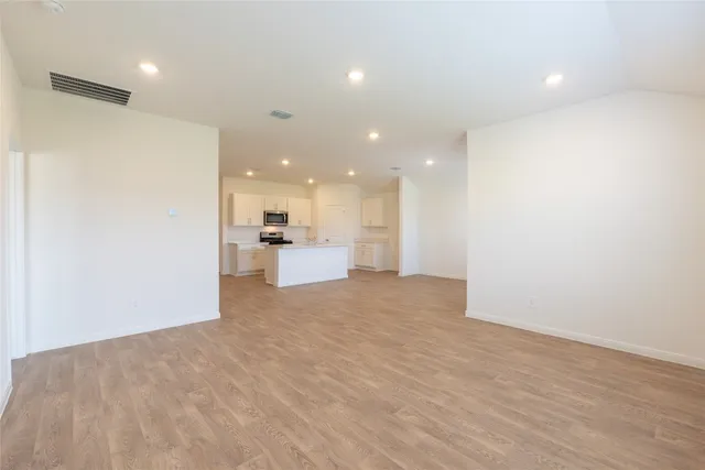 $2,000 | 104 Las Lomas Drive, San Marcos, TX 78666