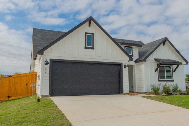 $2,000 | 104 Las Lomas Drive, San Marcos, TX 78666