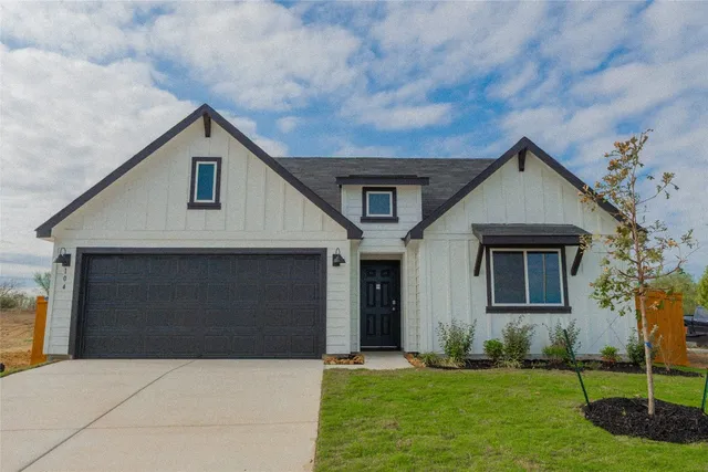 $2,000 | 104 Las Lomas Drive, San Marcos, TX 78666