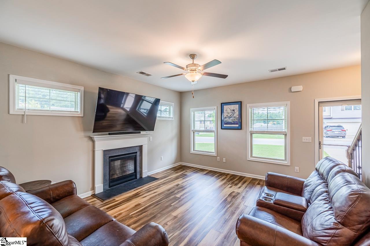 619 Autumn Breeze Walk Inman, SC 29349 - Photo 8 of 46 Gallery Image 8