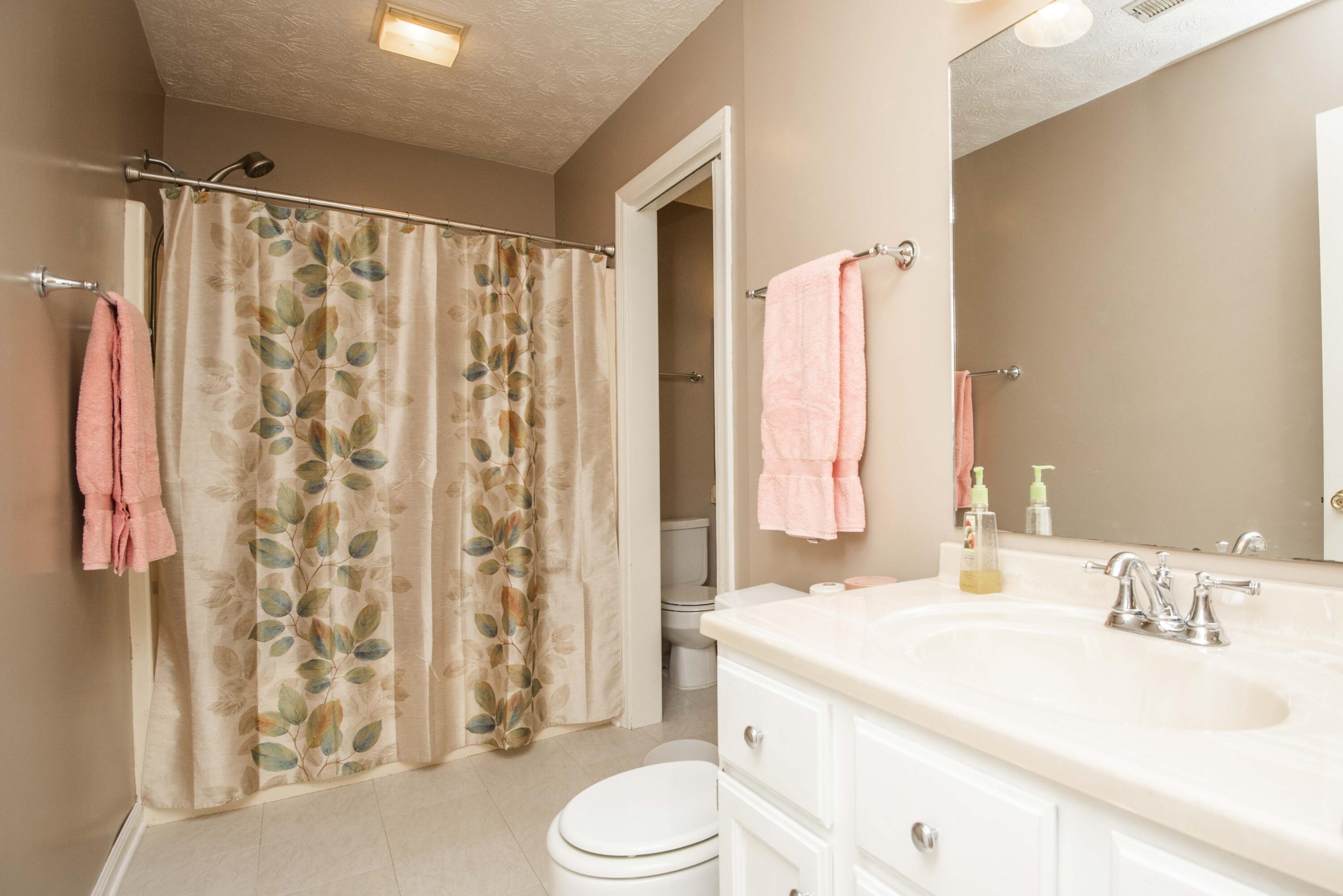 4133 Angola Road Knoxville, TN 37921 - Photo 16 of 21 FULL BATH