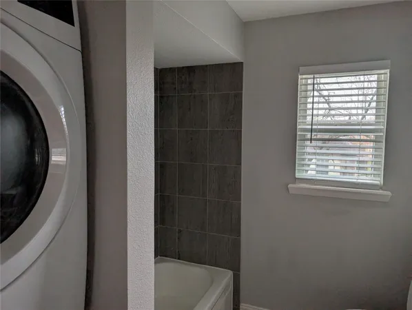 $1,300 | 2513 Kowis Street, Unit B, Houston, TX 77093