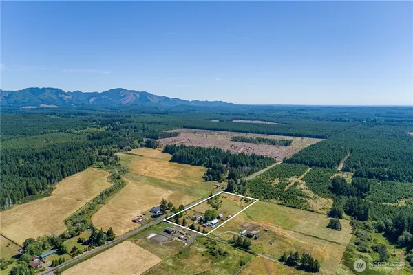 $450,000 | 71 Dog Gone Lane, Elma, WA 98541