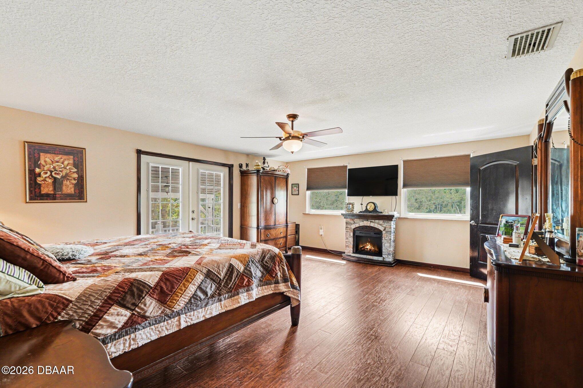 980 Still Road Pierson, FL 32180 - Photo 21 of 49 Large primary bedroom