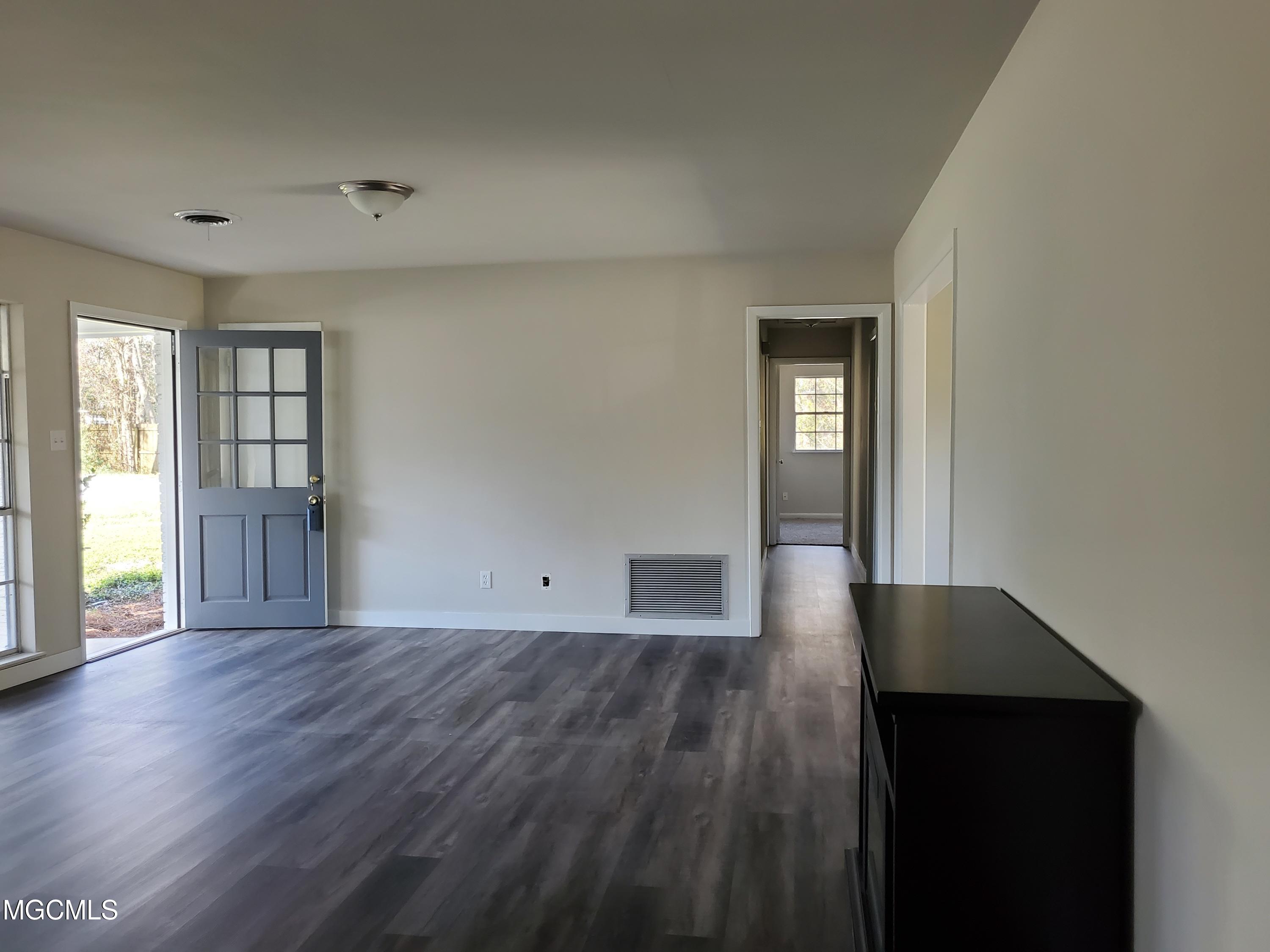 2536 Orleans Road Biloxi, MS 39531 - Photo 4 of 15 20210311_085605