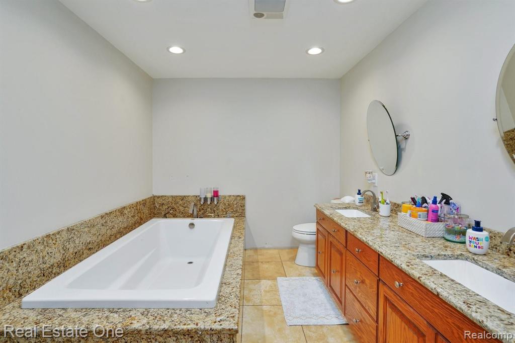 27901 King Road Romulus, MI 48174 - Photo 35 of 52