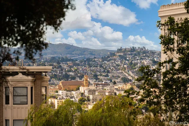 a sign that is on the wall of a building