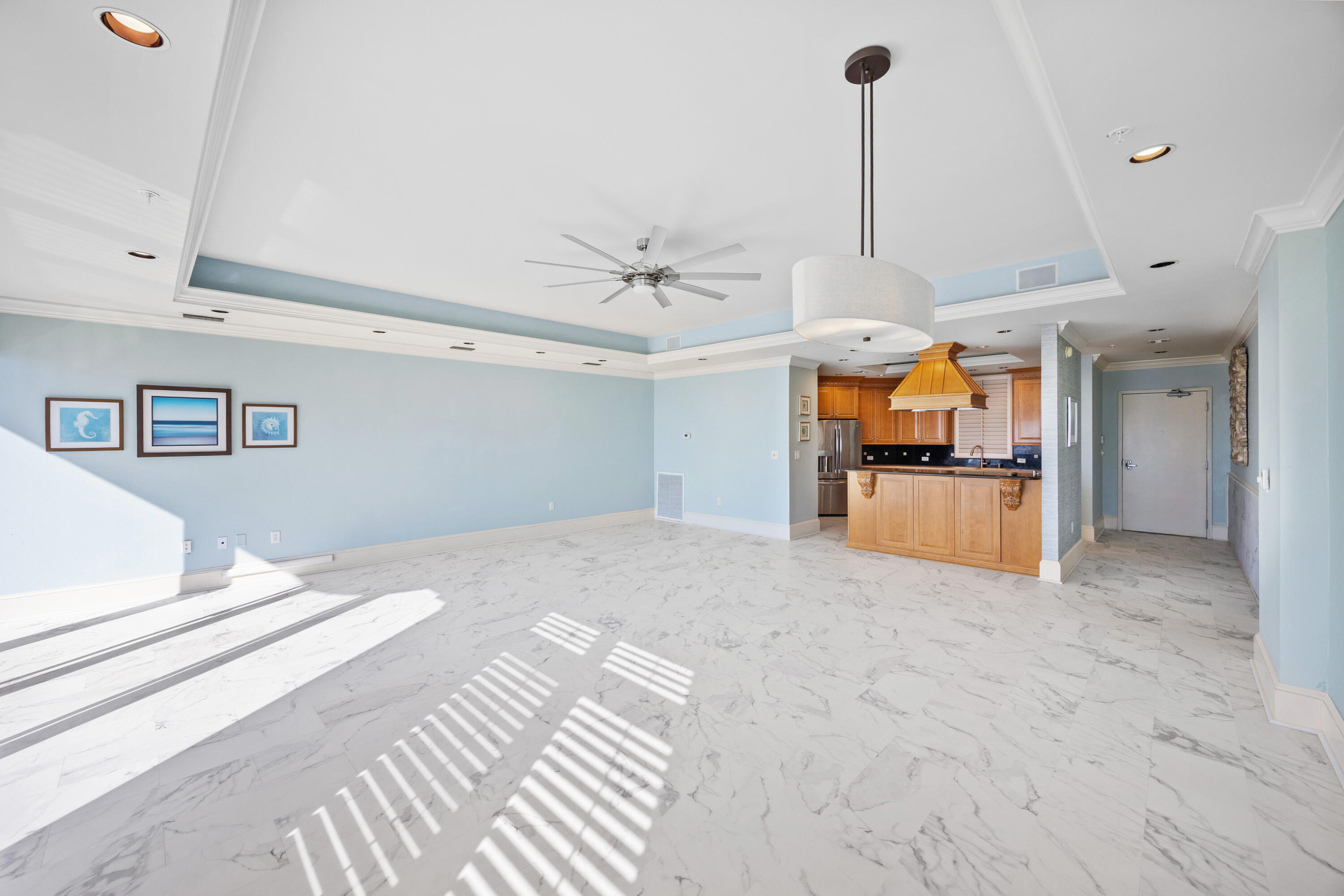 508 Harbor Boulevard, Unit 402 Destin, FL 32541 - Photo 11 of 49 Living Area