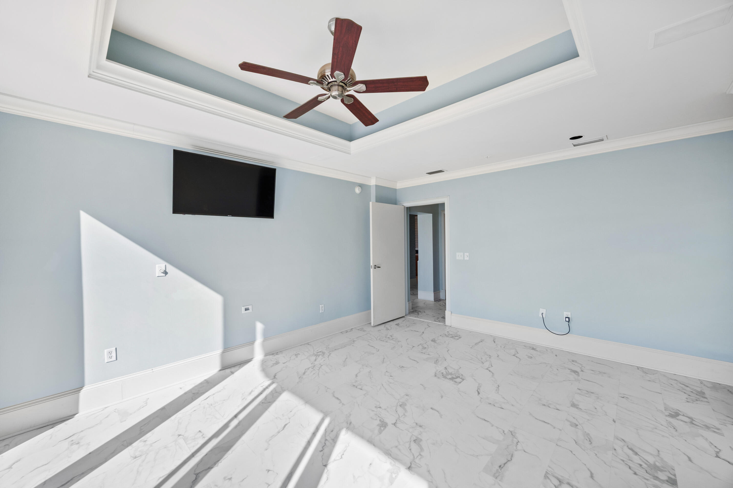 508 Harbor Boulevard, Unit 402 Destin, FL 32541 - Photo 29 of 49 Guest Bedroom