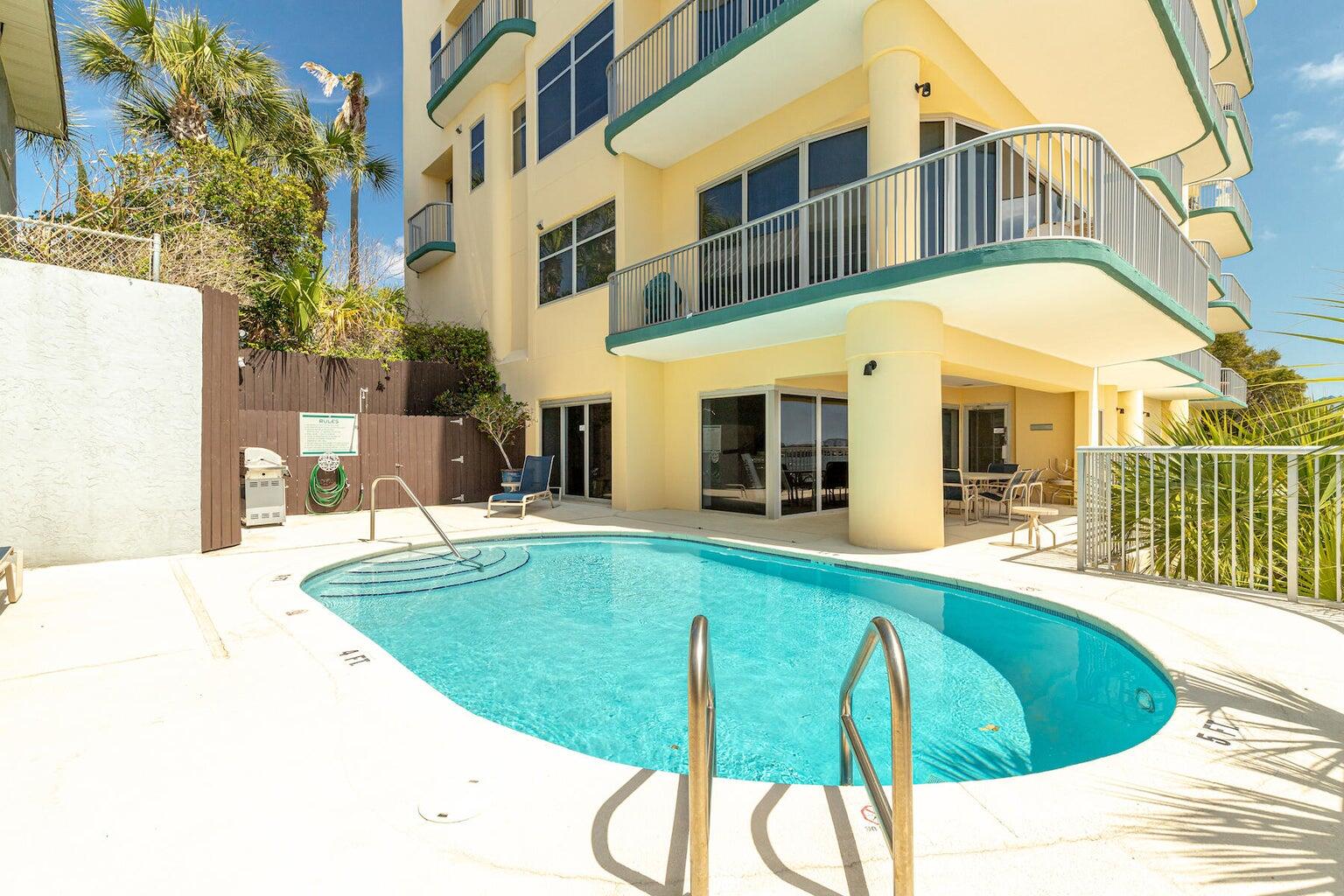 508 Harbor Boulevard, Unit 402 Destin, FL 32541 - Photo 44 of 49 Community Pool