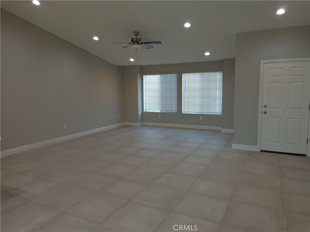 12744 Running Deer Road Apple Valley, CA 92308 - Photo 3 of 30 Gallery Image 3