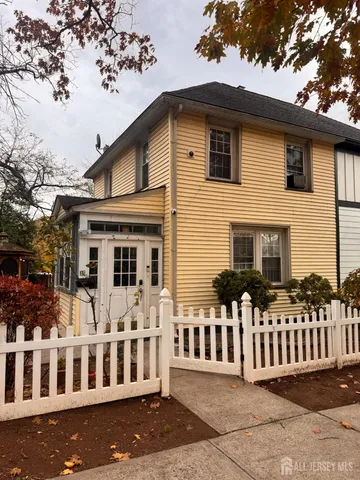 $285,000 | 16 Curtis Place, New Brunswick, NJ 08901