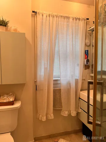 $285,000 | 16 Curtis Place, New Brunswick, NJ 08901