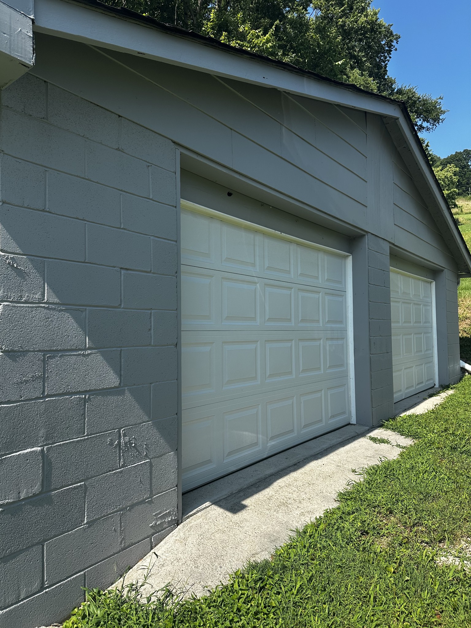 599 Defeated Creek Highway Carthage, TN 37030 - Photo 3 of 22 a backyard of a house
