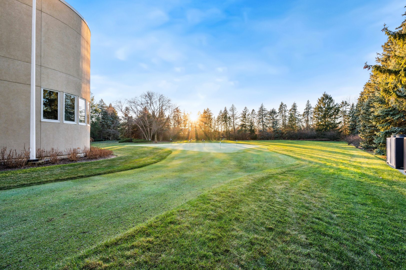 2700 Point Drive Highland Park, IL 60035 - Photo 21 of 22 a view of a garden