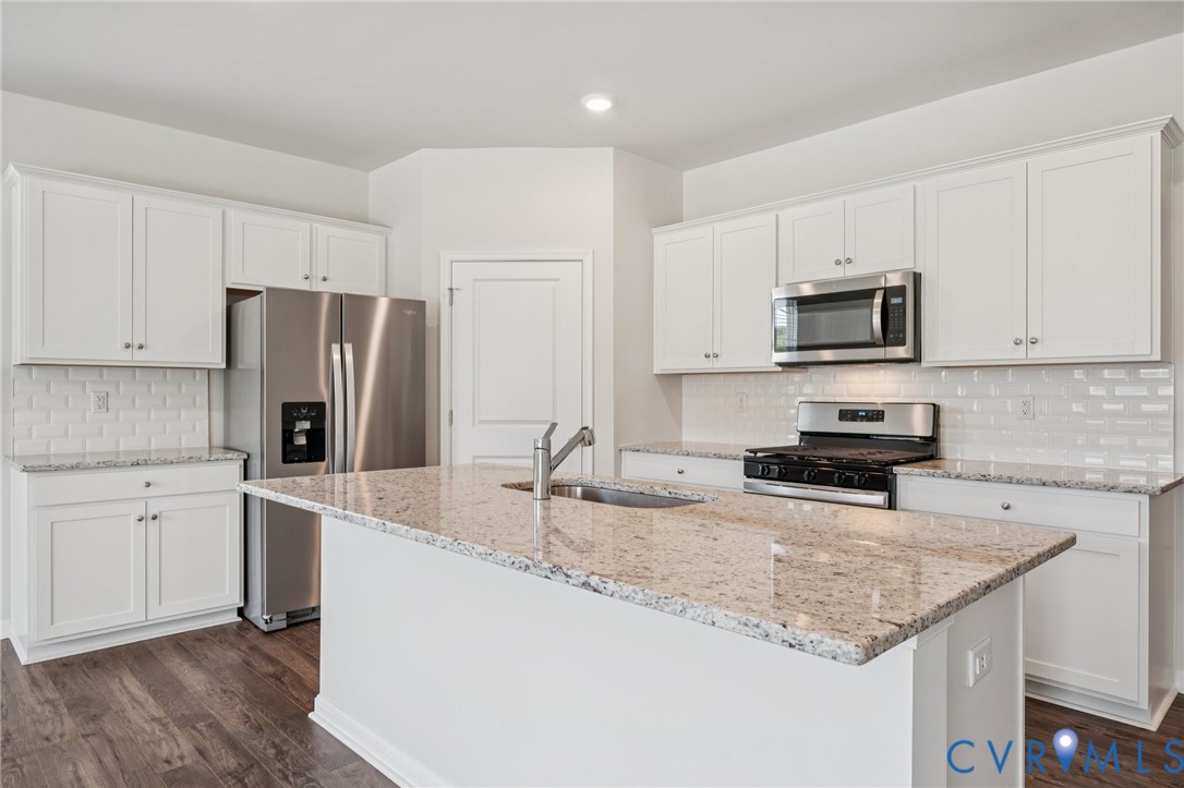 7737 Arbor Marsh Terrace New Kent, VA 23124 - Photo 5 of 23