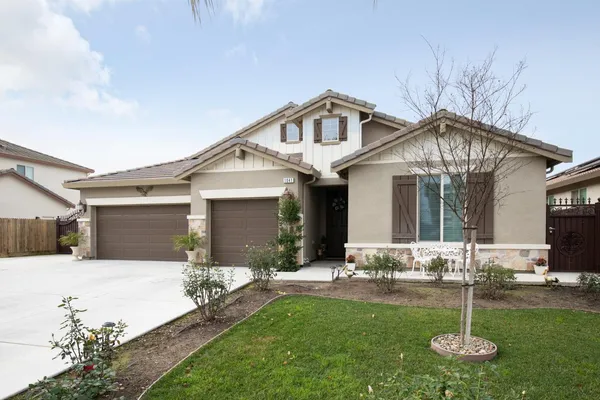 $560,000 | 1041 Ridge Creek Estates Way, Dinuba, CA 93618