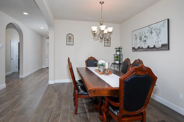 $560,000 | 1041 Ridge Creek Estates Way, Dinuba, CA 93618