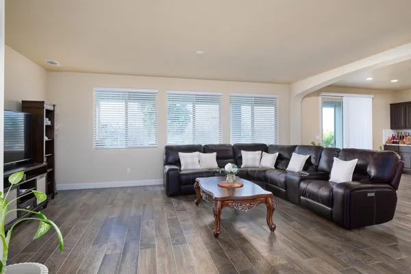 $560,000 | 1041 Ridge Creek Estates Way, Dinuba, CA 93618