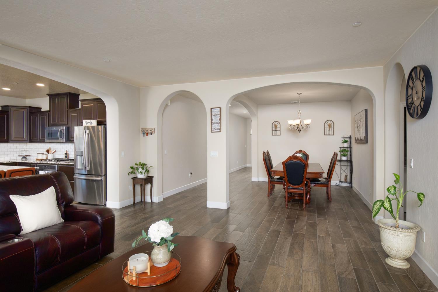 1041 Ridge Creek Estates Way Dinuba, CA 93618 - Photo 16 of 62