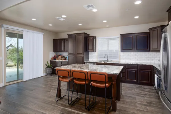 $560,000 | 1041 Ridge Creek Estates Way, Dinuba, CA 93618