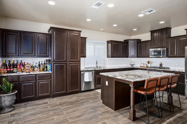 $560,000 | 1041 Ridge Creek Estates Way, Dinuba, CA 93618