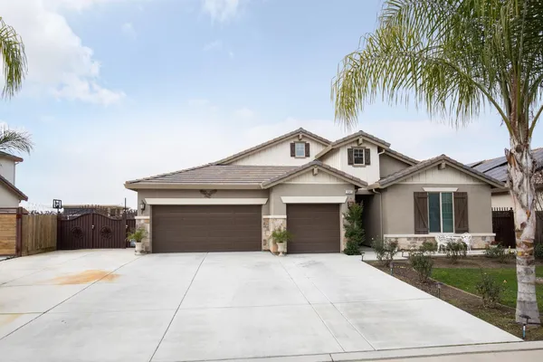 $560,000 | 1041 Ridge Creek Estates Way, Dinuba, CA 93618