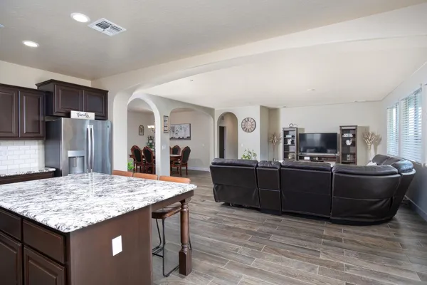 $560,000 | 1041 Ridge Creek Estates Way, Dinuba, CA 93618