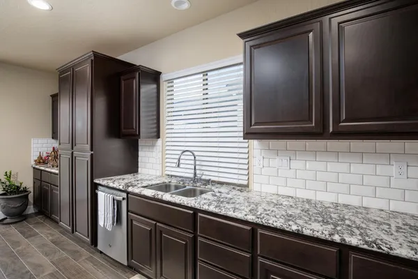 $560,000 | 1041 Ridge Creek Estates Way, Dinuba, CA 93618