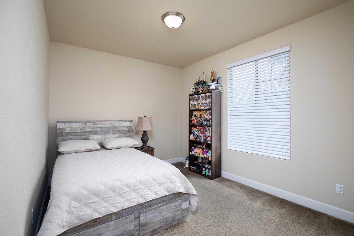 1041 Ridge Creek Estates Way Dinuba, CA 93618 - Photo 29 of 62