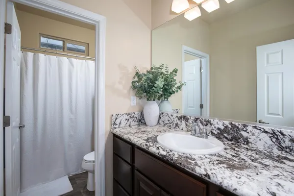 $560,000 | 1041 Ridge Creek Estates Way, Dinuba, CA 93618