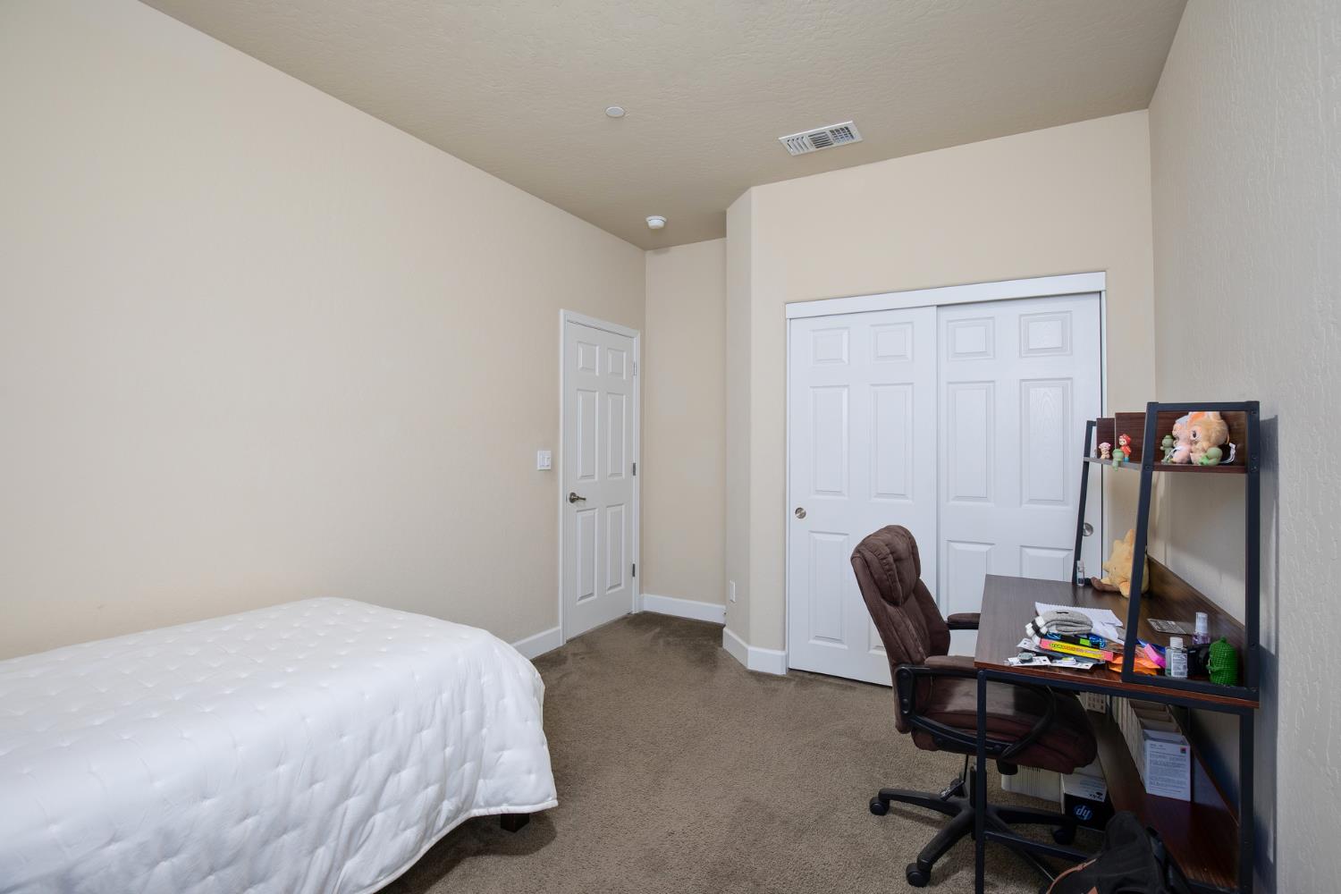1041 Ridge Creek Estates Way Dinuba, CA 93618 - Photo 33 of 62