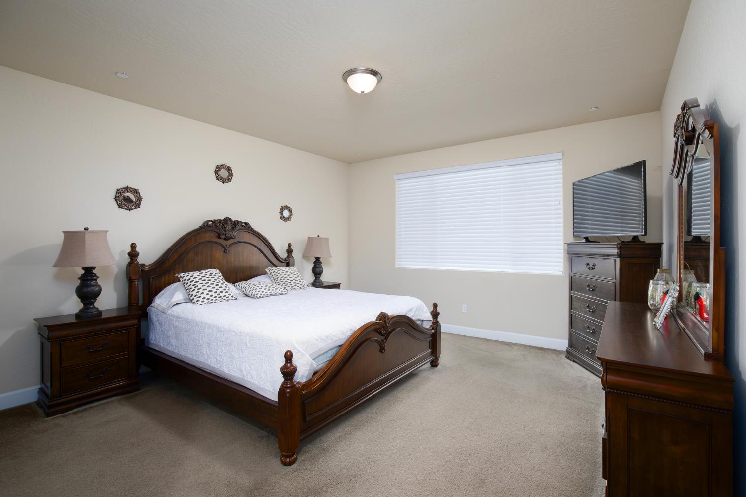 1041 Ridge Creek Estates Way Dinuba, CA 93618 - Photo 35 of 62