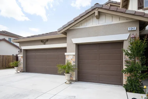 $560,000 | 1041 Ridge Creek Estates Way, Dinuba, CA 93618