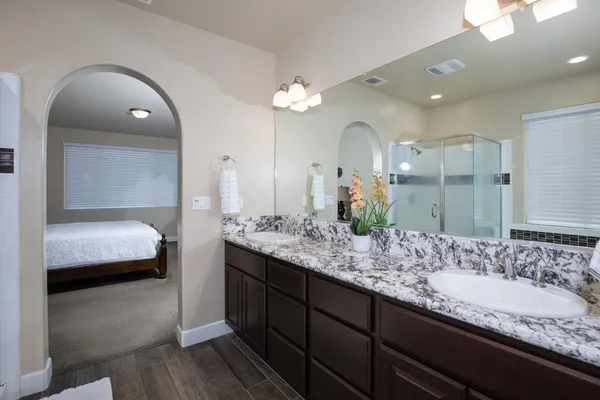 $560,000 | 1041 Ridge Creek Estates Way, Dinuba, CA 93618