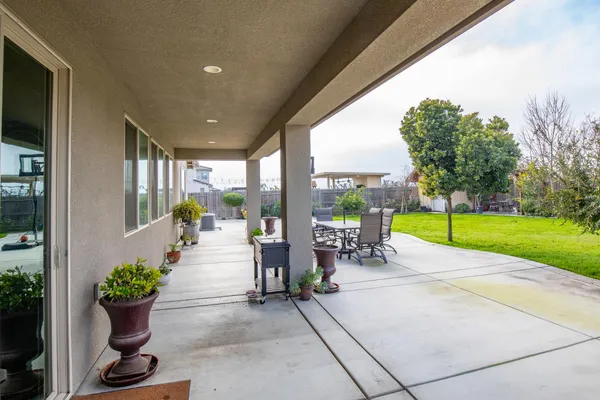 $560,000 | 1041 Ridge Creek Estates Way, Dinuba, CA 93618