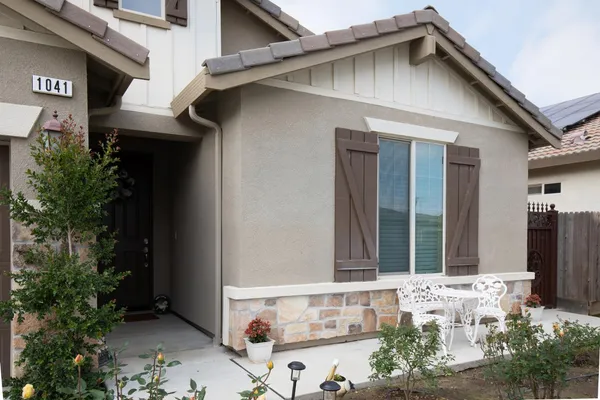 $560,000 | 1041 Ridge Creek Estates Way, Dinuba, CA 93618